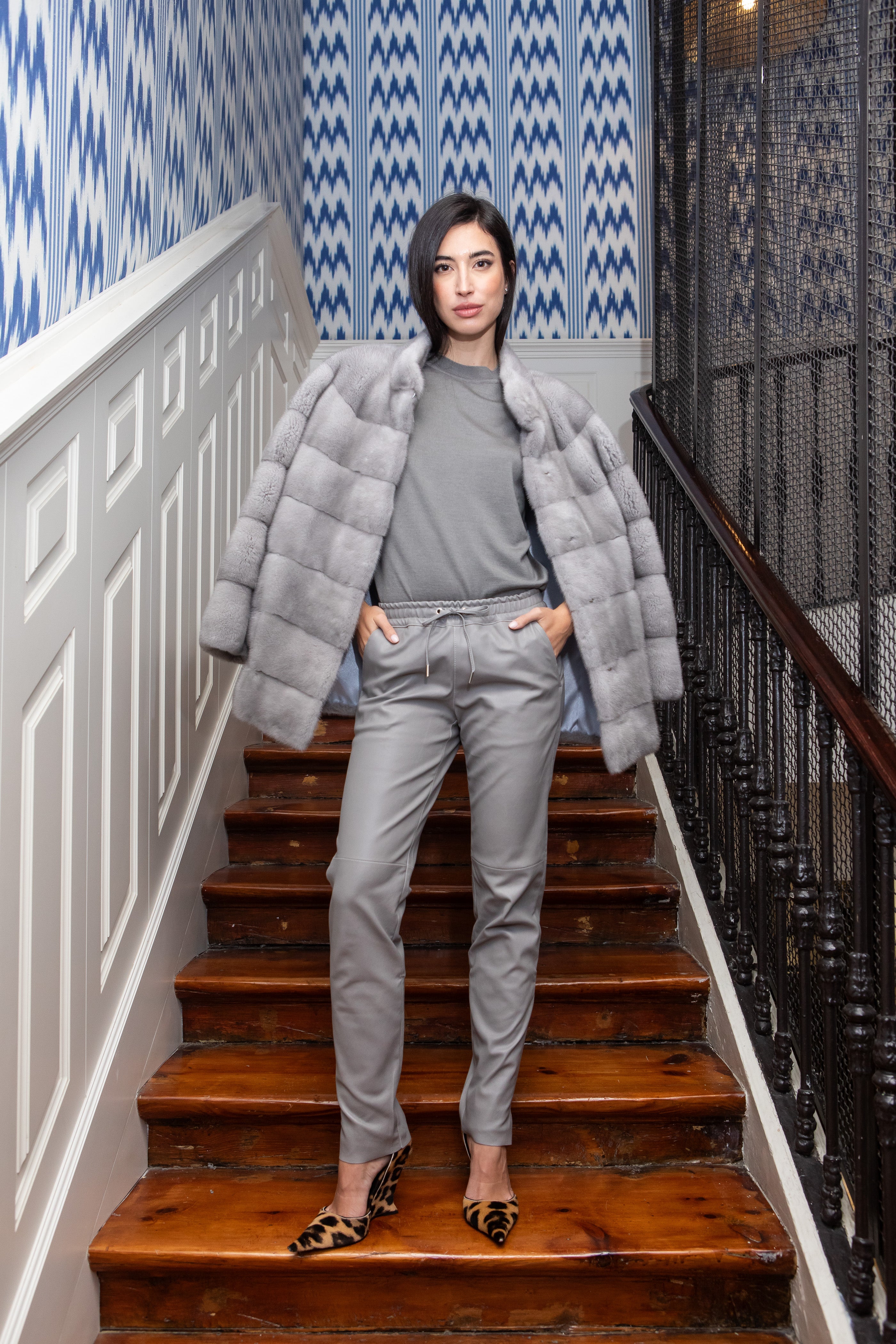 CHAQUETÓN VISÓN GRIS