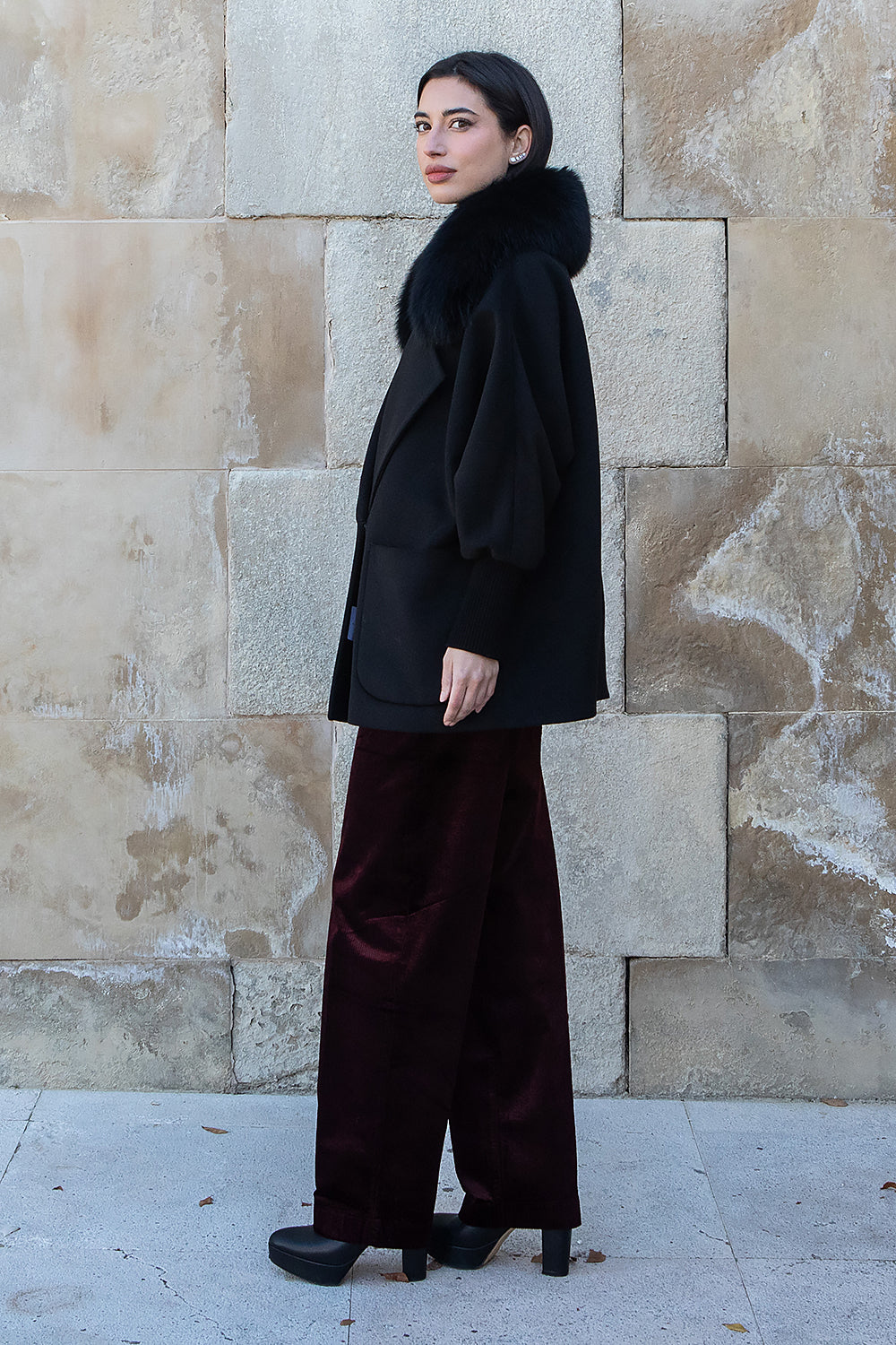 CHAQUETÓN CASHMERE NEGRO CUELLO DE ZORRO