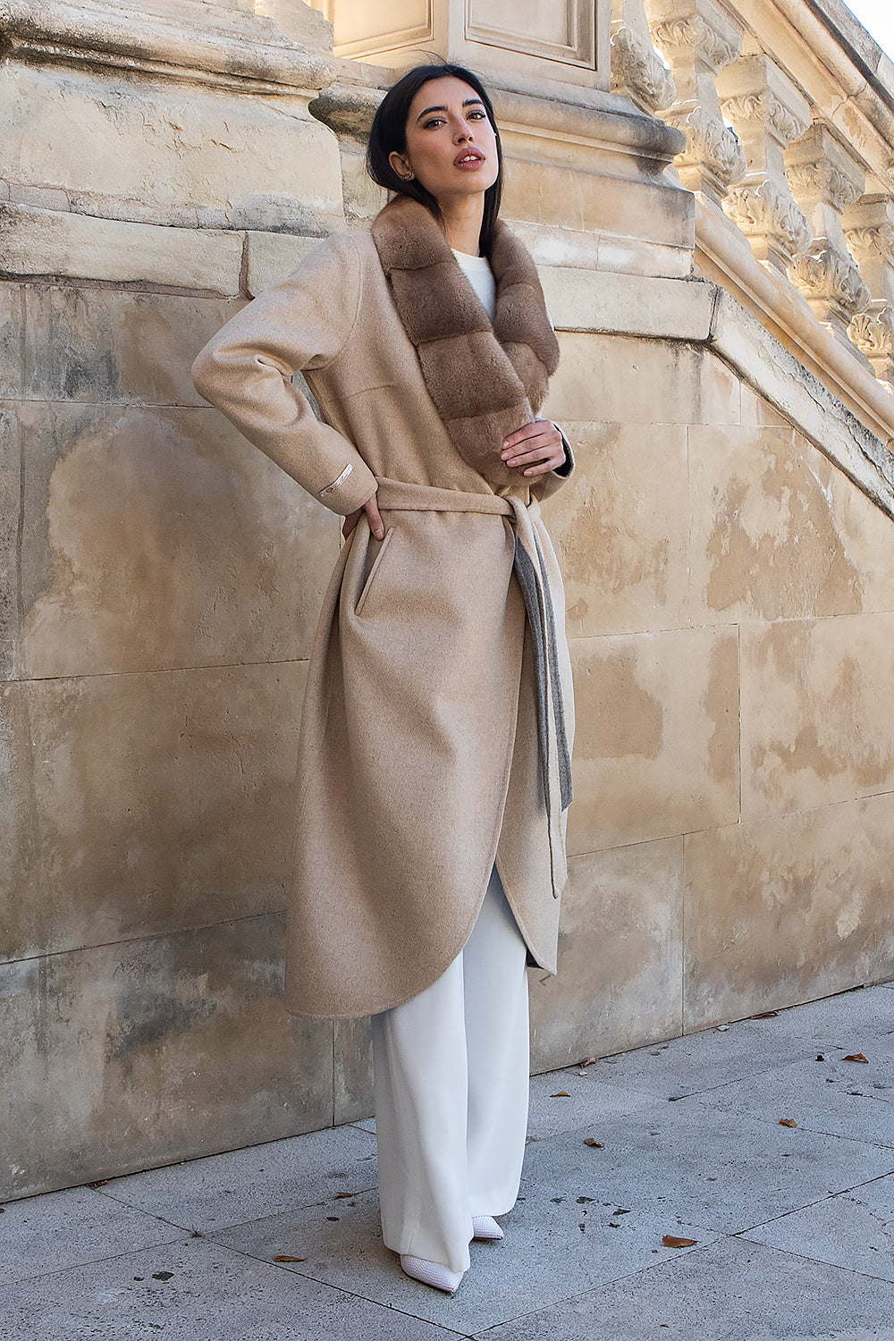 ABRIGO LORO PIANA CASHMERE BEIGE CUELLO MAXI VISÓN