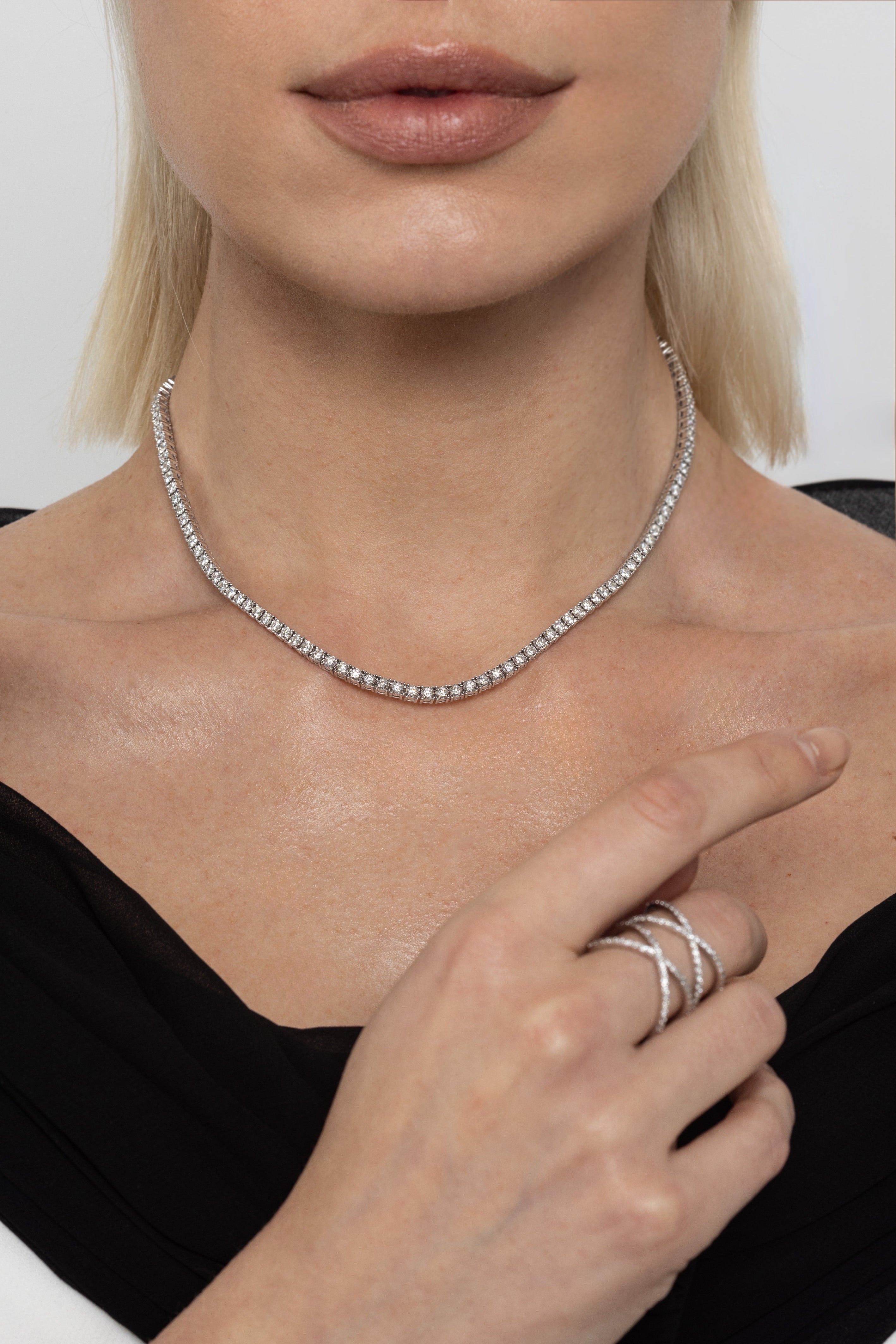 Collar Rivière de oro blanco con diamantes
