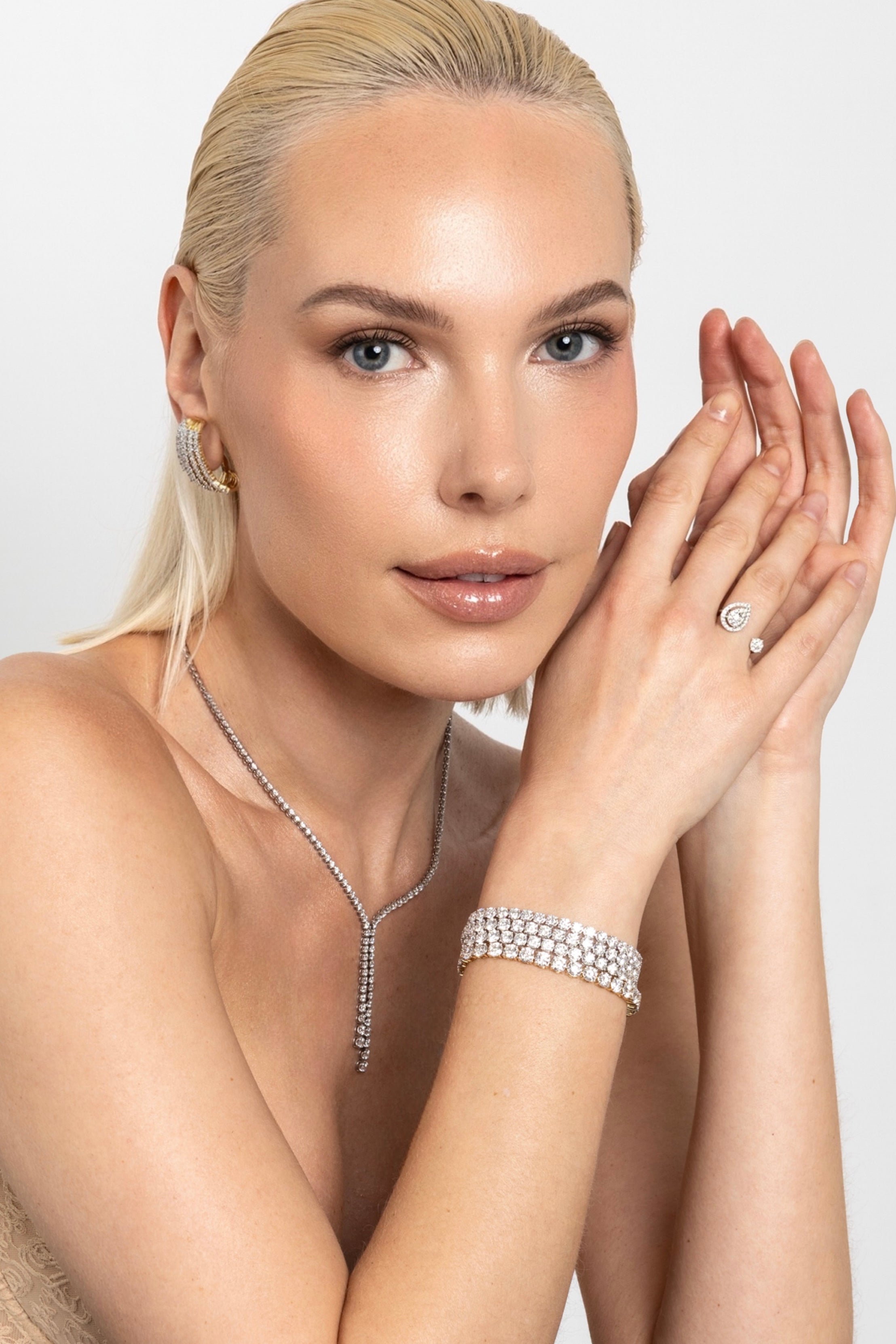 Collar rivière de oro blanco con diamantes